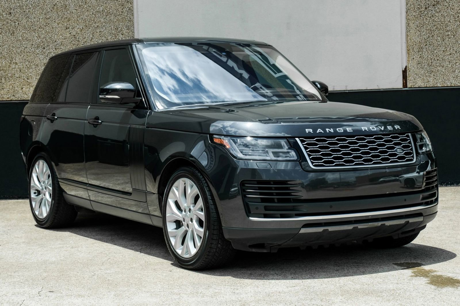 Used 2019 Land Rover Range Rover Supercharged AWD/4WD image 8