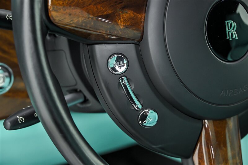 Used 2013 Rolls-Royce Phantom Drophead Coupe RWD image 24