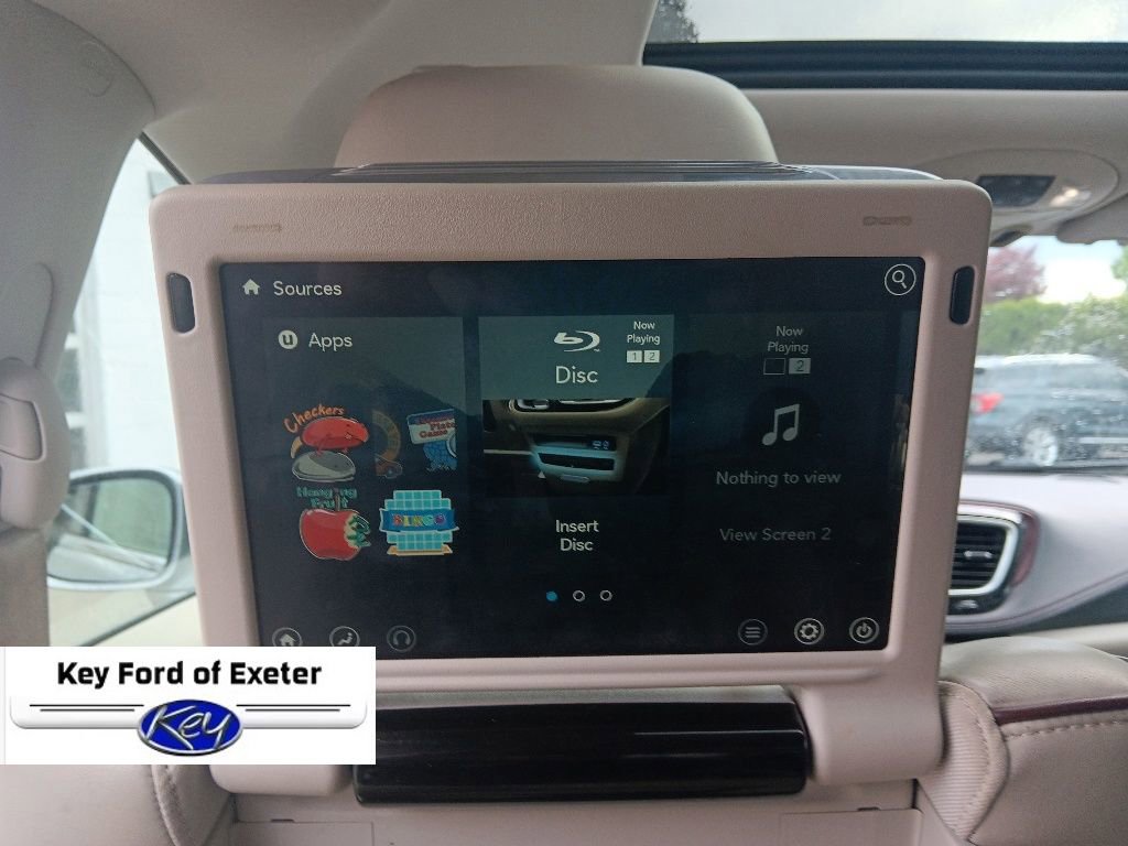 Used 2018 Chrysler Pacifica Limited w/ Advanced Safetytec Group FWD image 21