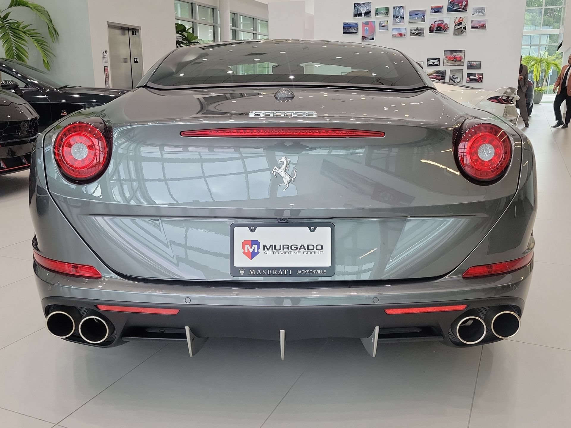 Used 2017 Ferrari California T RWD image 29