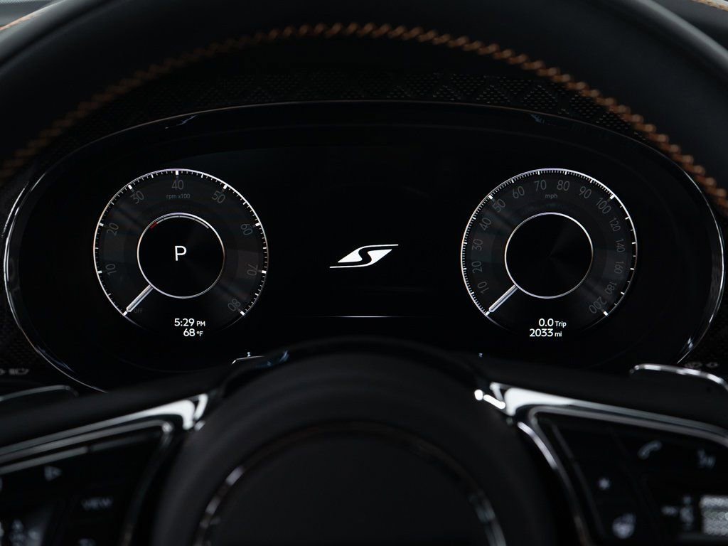 Certified 2025 Bentley Bentayga image 32