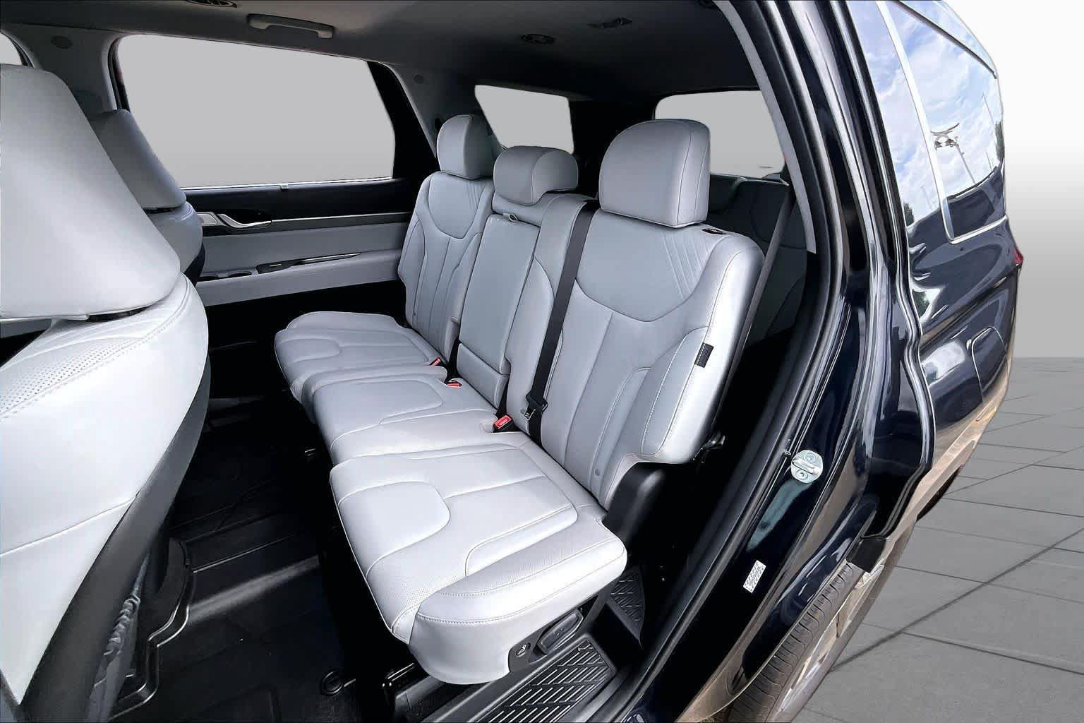 Used 2024 Hyundai Palisade SEL FWD image 19