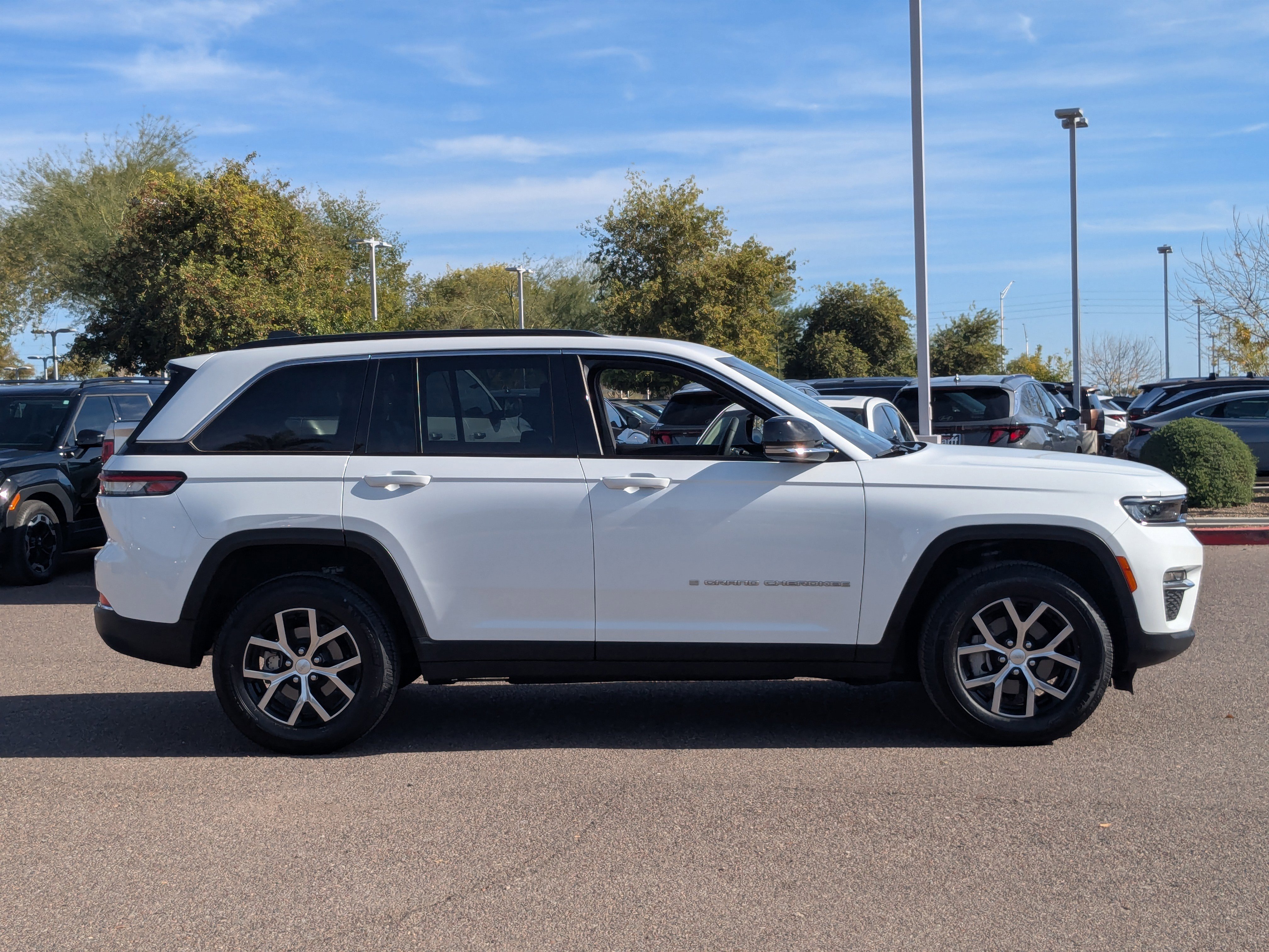 Used 2024 Jeep Grand Cherokee Limited video 2