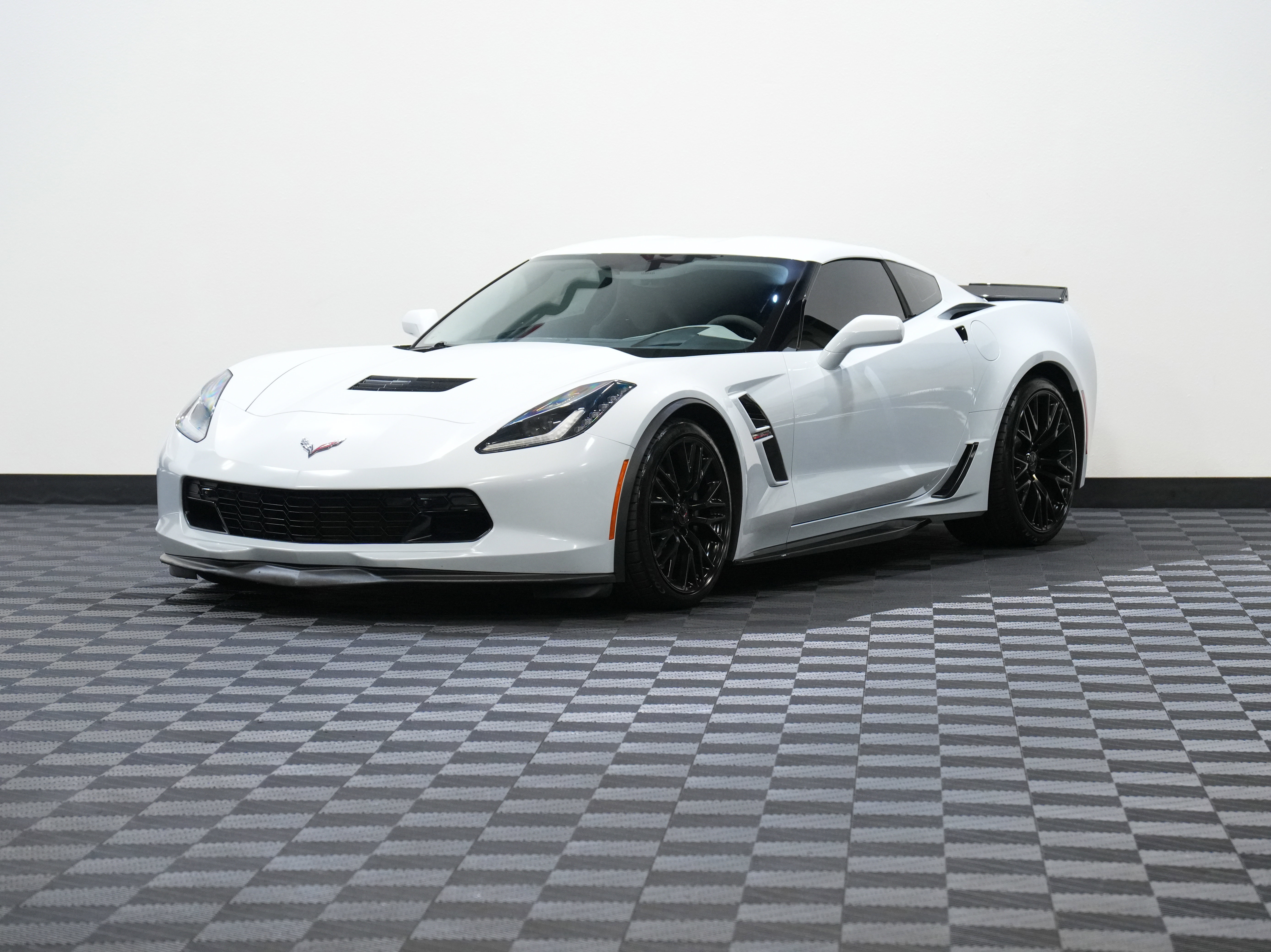 Used 2018 Chevrolet Corvette Grand Sport RWD image 3
