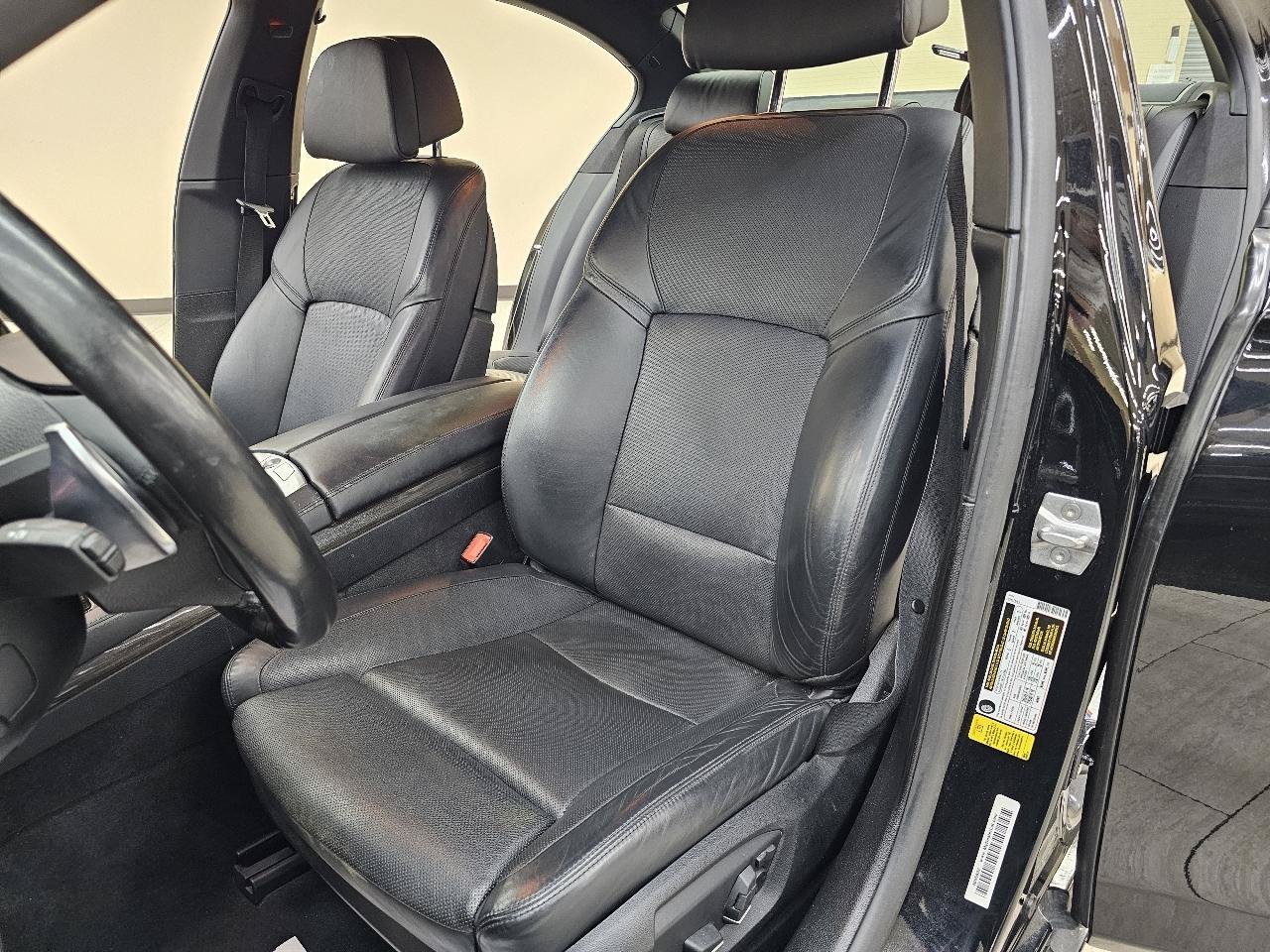 Used 2015 BMW 750i w/ M Sport Edition RWD image 17