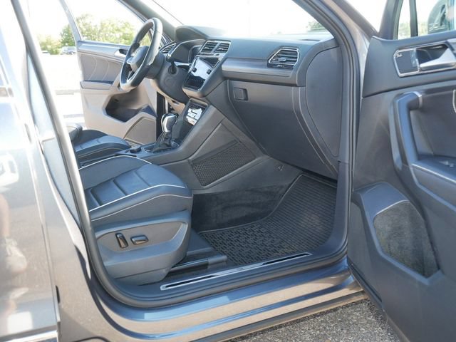 Certified 2023 Volkswagen Tiguan SEL R-Line AWD/4WD image 19
