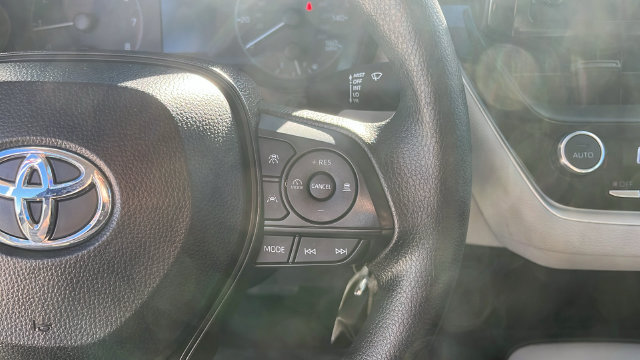 Used 2025 Toyota Corolla LE FWD image 10