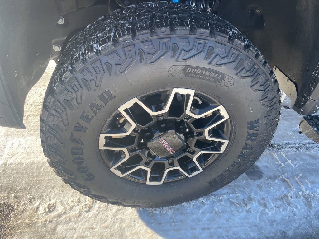 Used 2025 GMC Sierra 2500 AT4X w/ Snow Plow Prep/Camper Package image 24