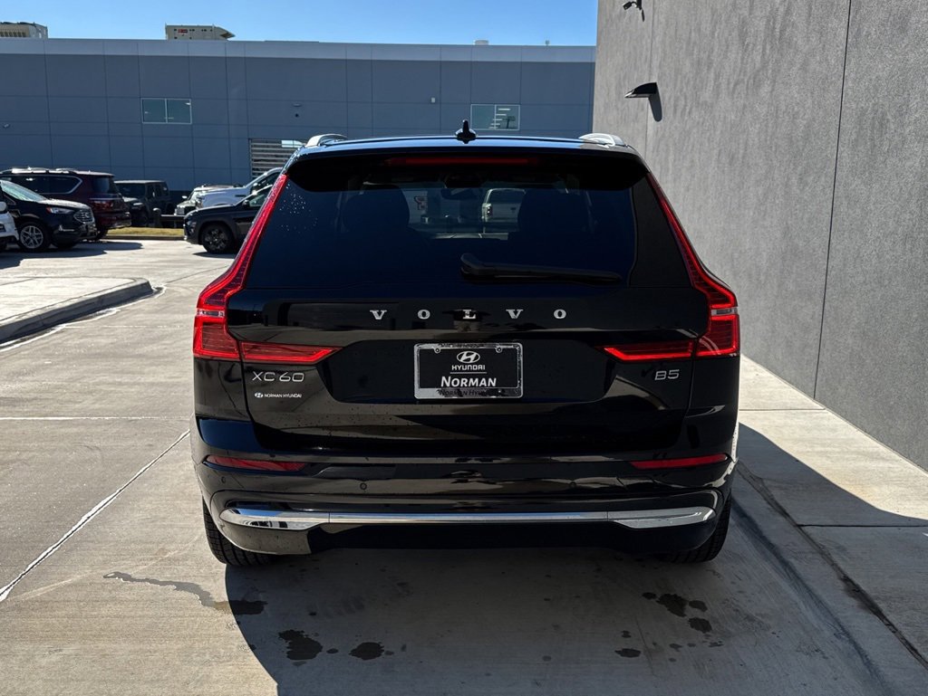 Used 2023 Volvo XC60 B5 Plus image 22