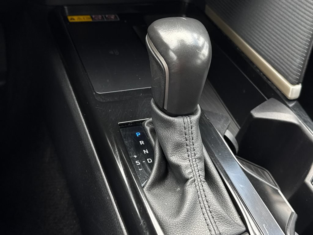 Used 2025 Toyota Camry SE FWD image 20