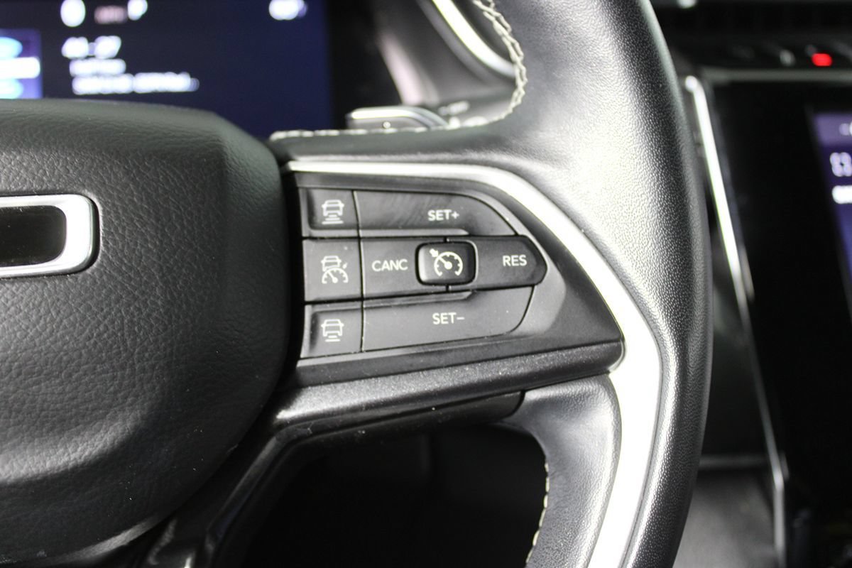 Used 2022 Jeep Grand Cherokee Altitude RWD image 18
