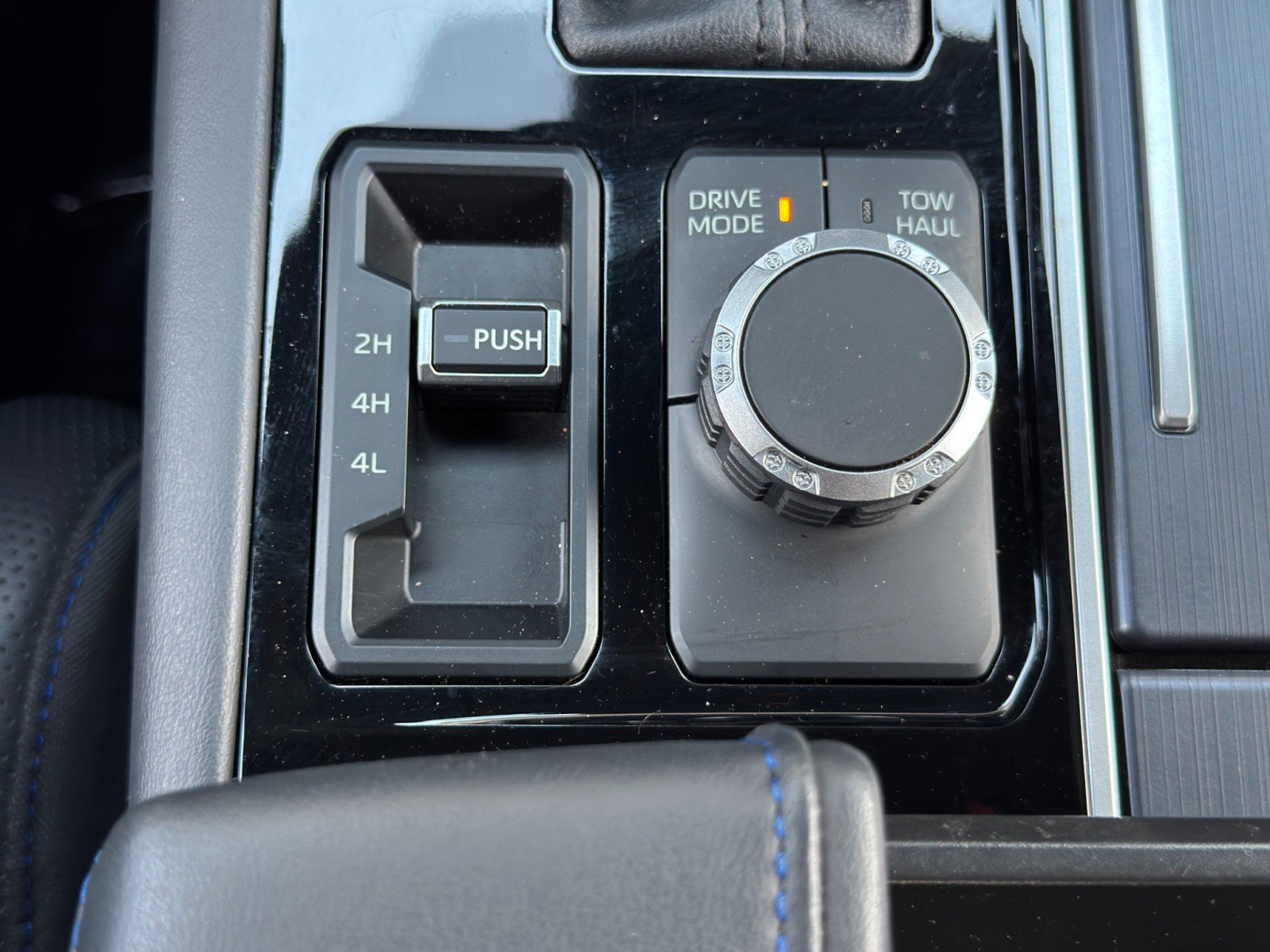 Used 2022 Toyota Tundra Platinum w/ Advanced Package AWD/4WD image 33