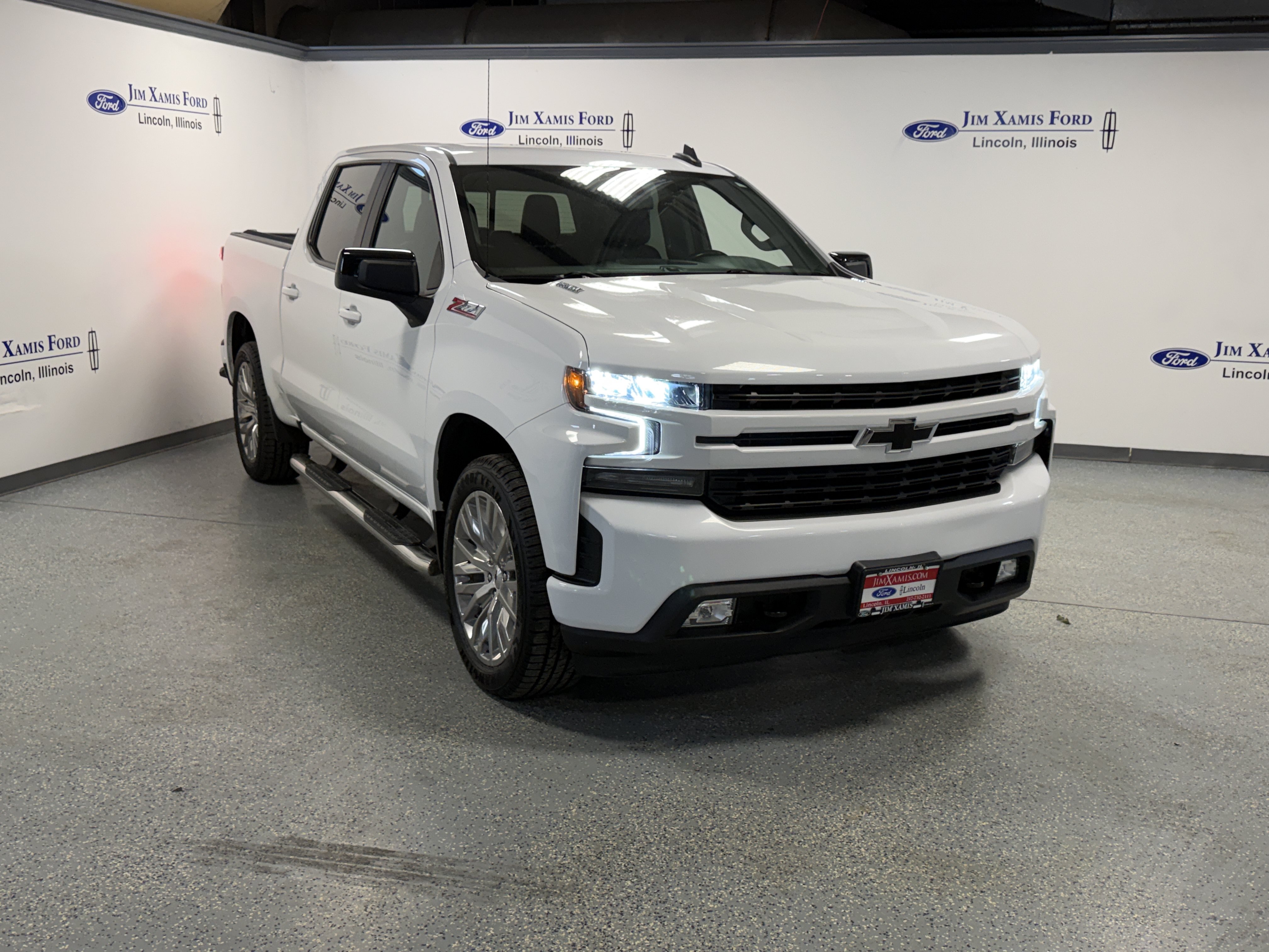 Used 2021 Chevrolet Silverado 1500 RST w/ Convenience Package II AWD/4WD image 4