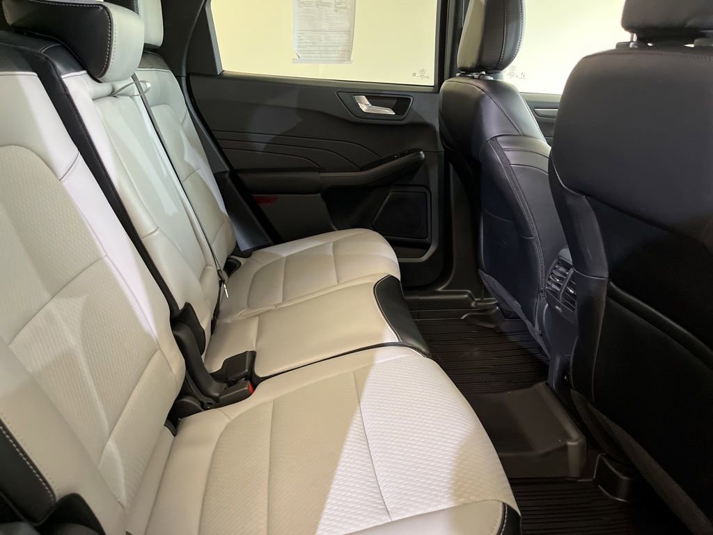 Used 2025 Ford Escape SE FWD image 15