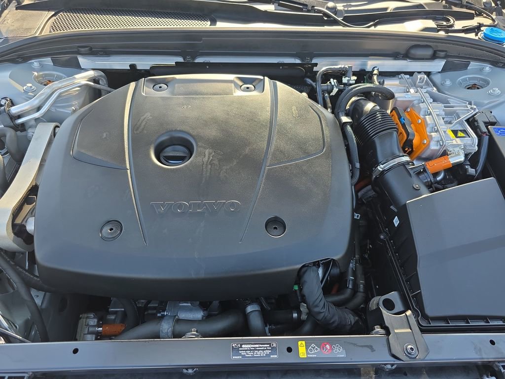 Certified 2024 Volvo S60 T8 Ultimate w/ Climate Package image 32