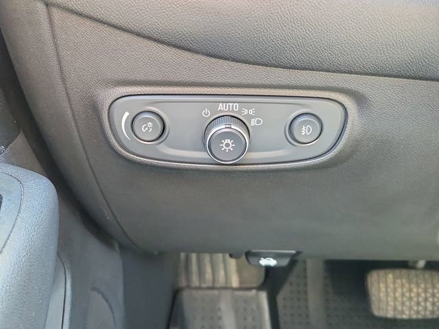 Used 2020 Chevrolet Equinox LT w/ Driver Convenience Package image 27