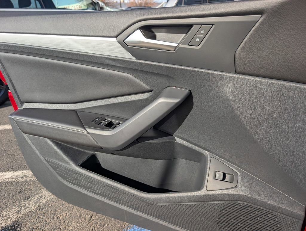 Used 2025 Volkswagen Jetta Sport image 19