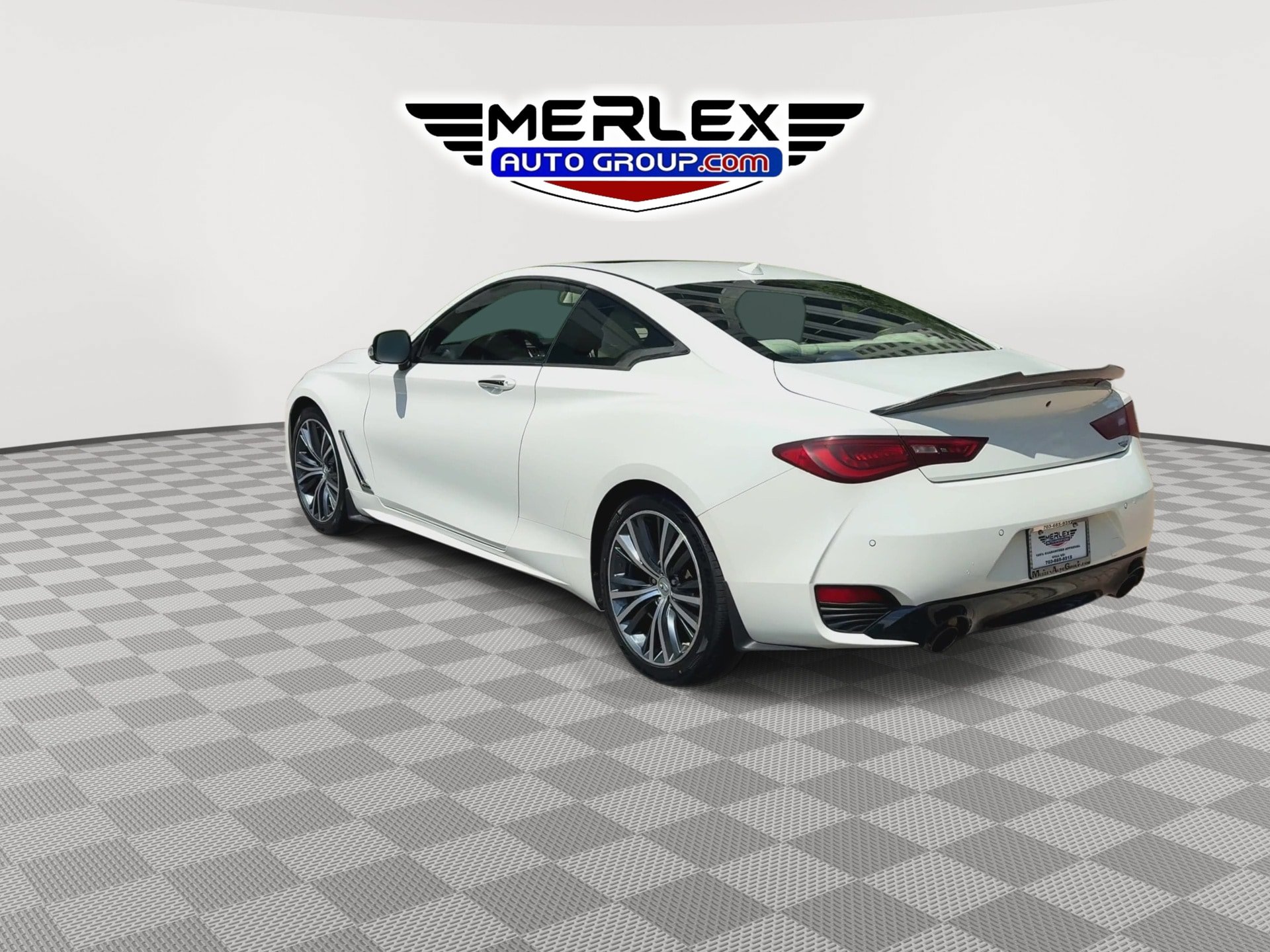 Used 2017 INFINITI Q60 2.0t w/ Premium Plus Package 2.0T AWD/4WD image 6