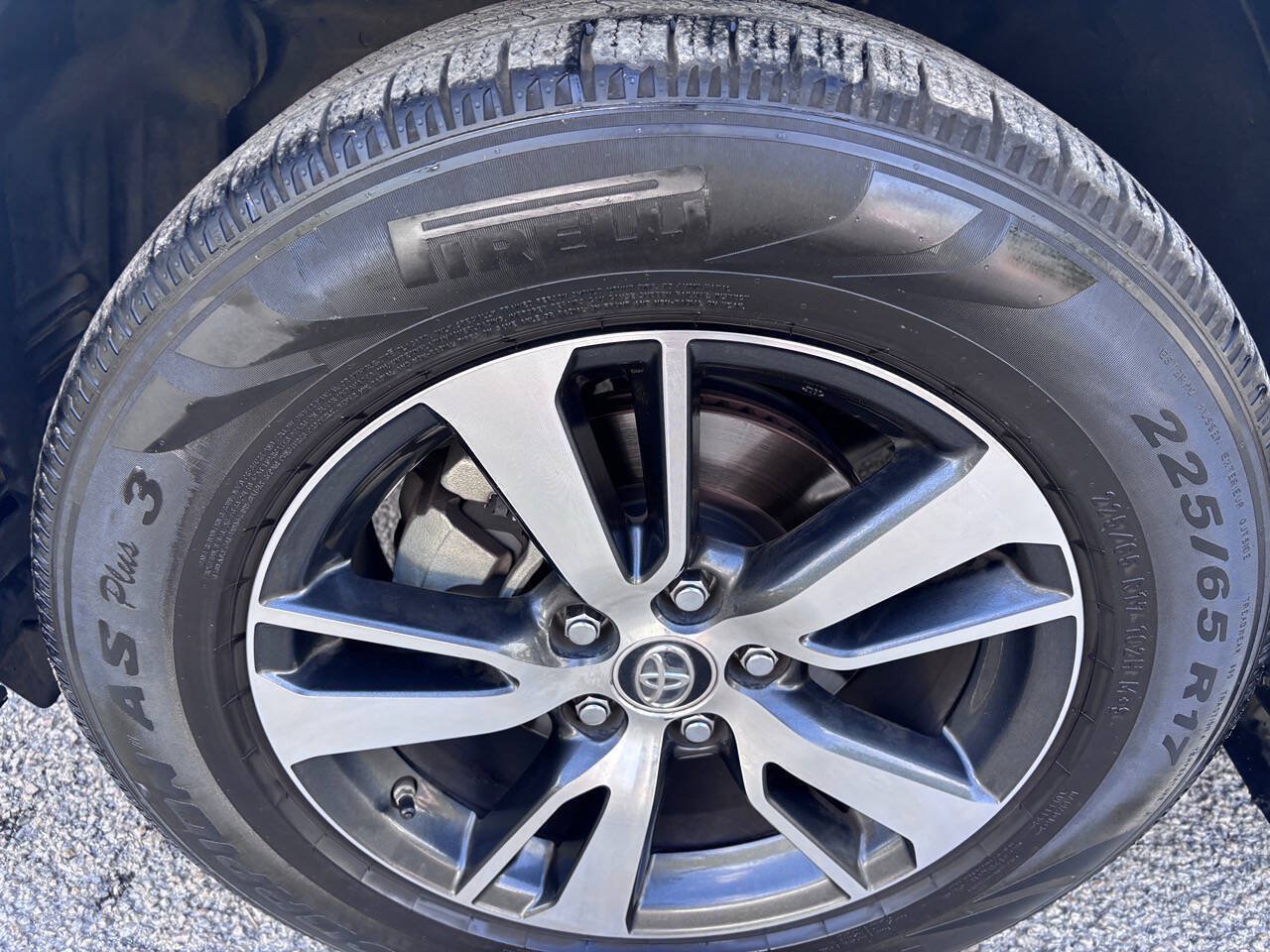 Used 2017 Toyota RAV4 XLE w/ Plus Special Value Package FWD image 31