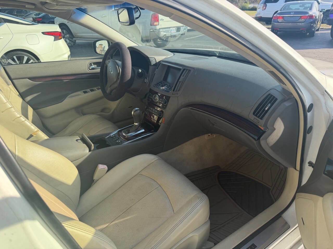 Used 2012 INFINITI G37 x Sedan w/ Premium Pkg AWD/4WD image 11