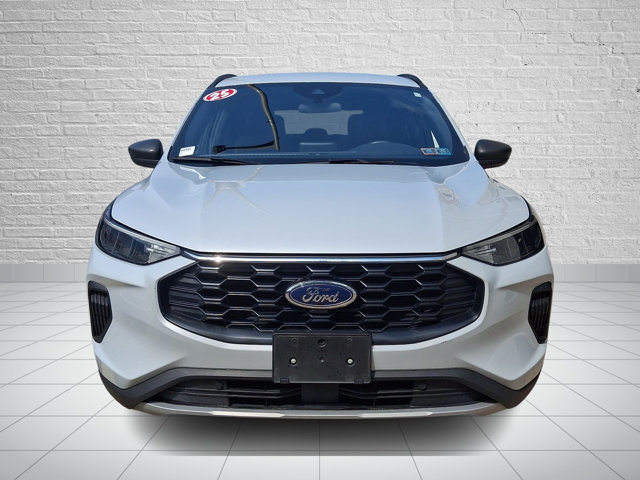 Used 2025 Ford Escape ST-Line FWD image 2