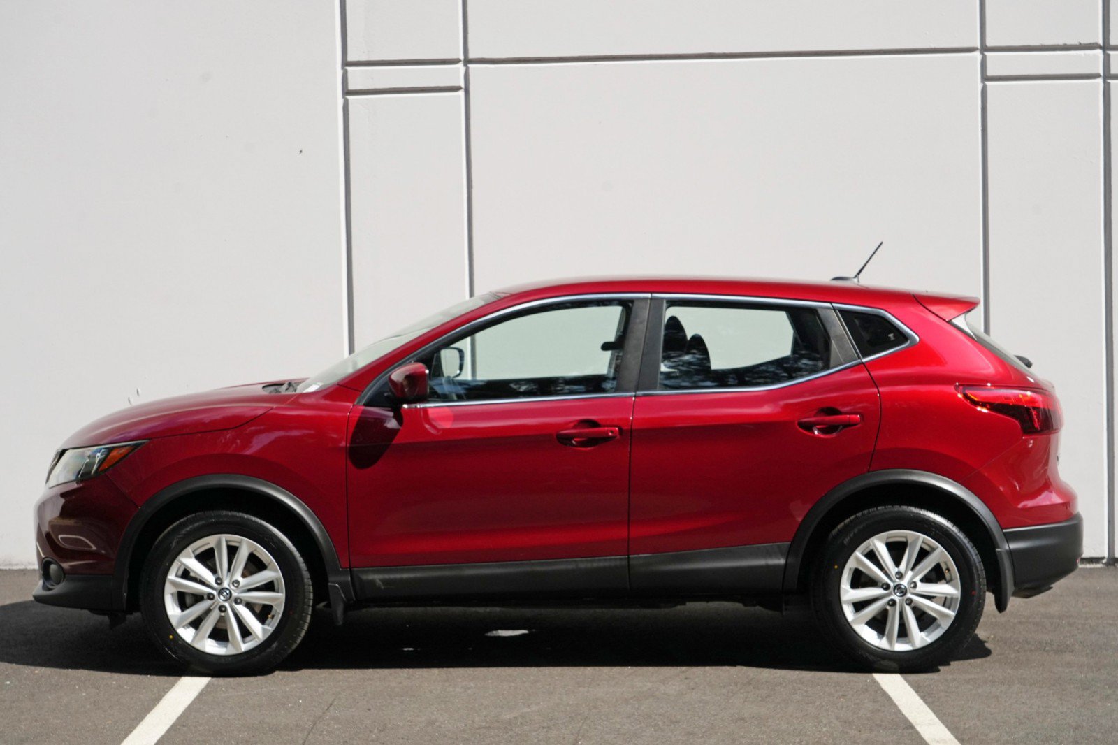 Used 2019 Nissan Rogue Sport S w/ Appearance Package FWD image 42