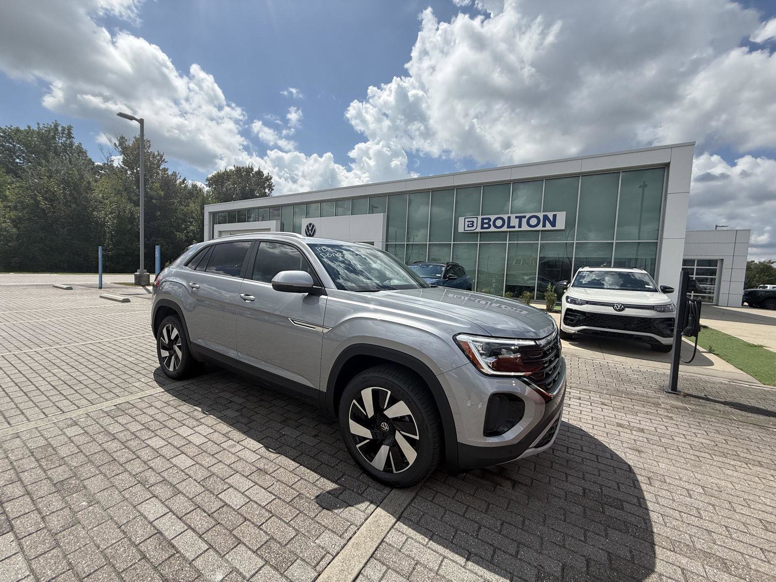 New 2026 Volkswagen Atlas Cross Sport SE image 3