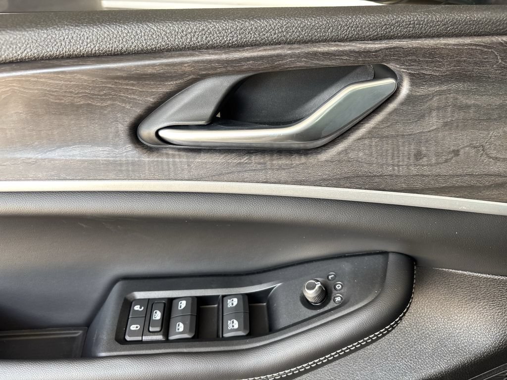 New 2026 Jeep Grand Cherokee Altitude AWD/4WD image 21