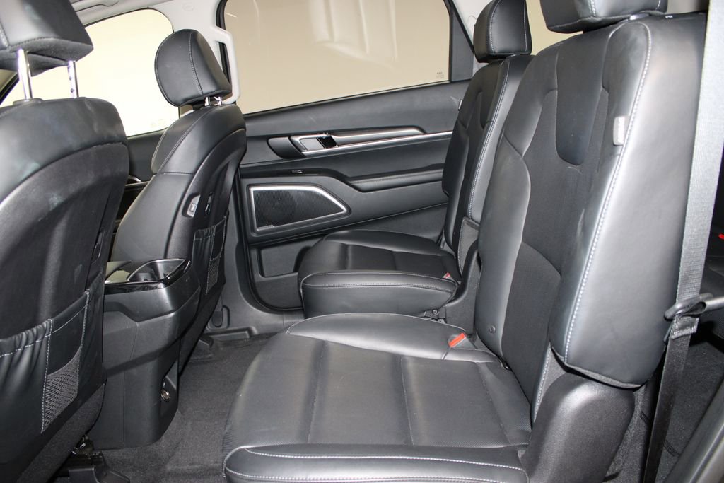 Used 2025 Kia Telluride S image 19