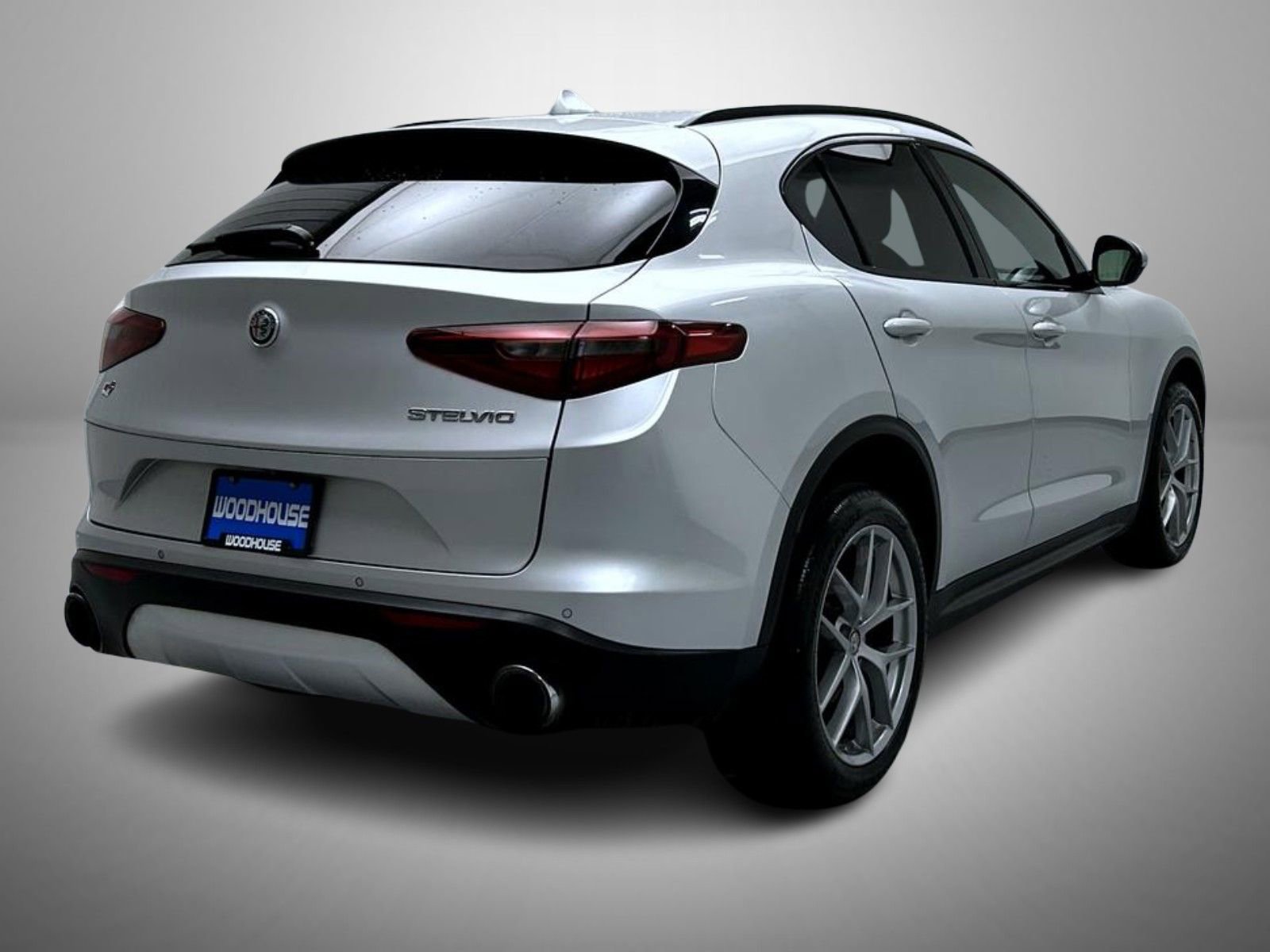 Used 2018 Alfa Romeo Stelvio Sport w/ Quick Order Package 22J Sport AWD/4WD image 5