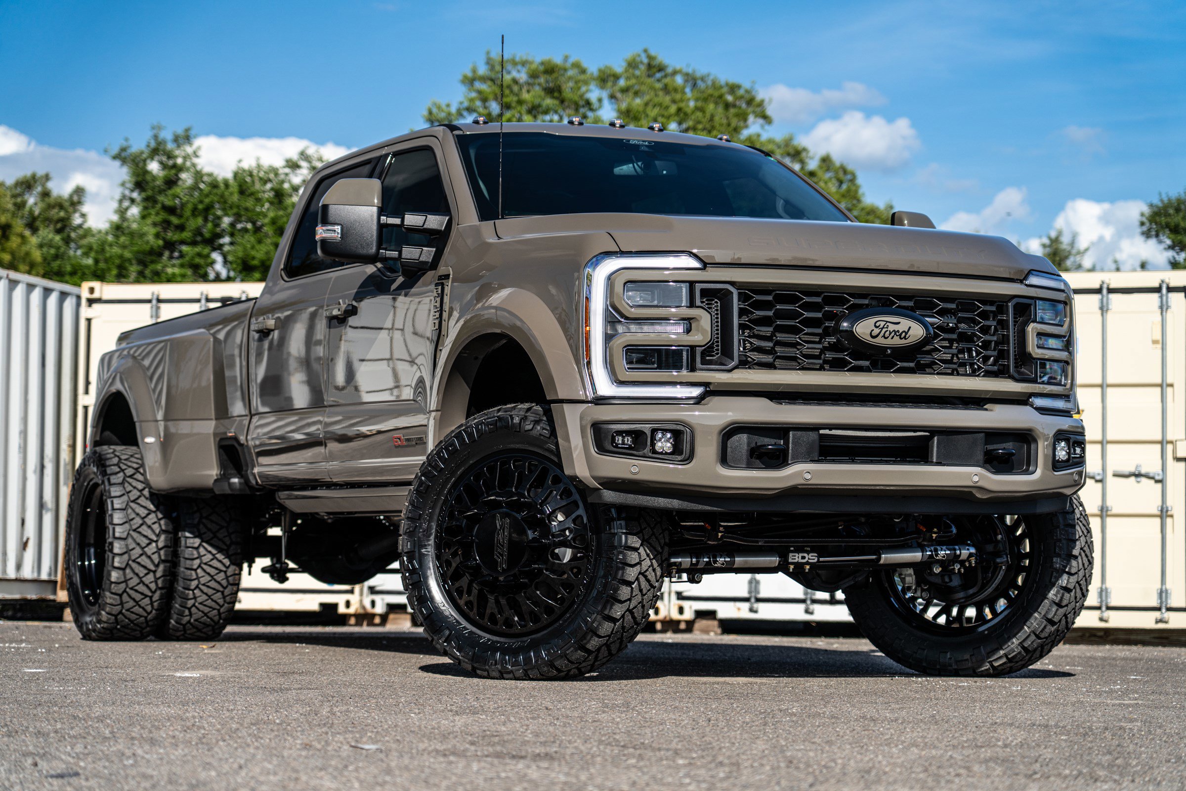 New 2026 Ford F450 Platinum w/ Platinum Plus Package AWD/4WD image 1