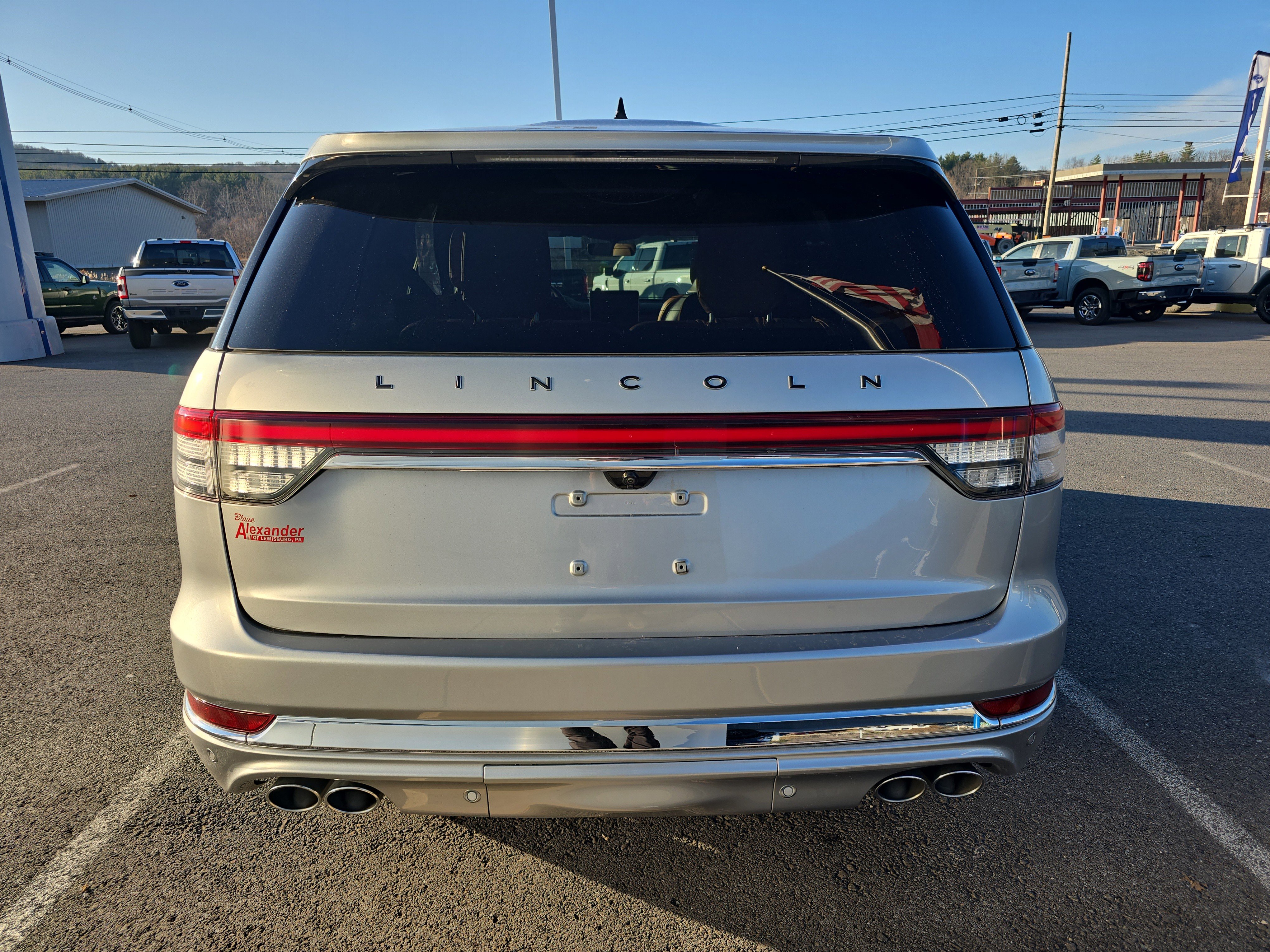 Used 2023 Lincoln Aviator Black Label w/ Dynamic Handling Package image 4