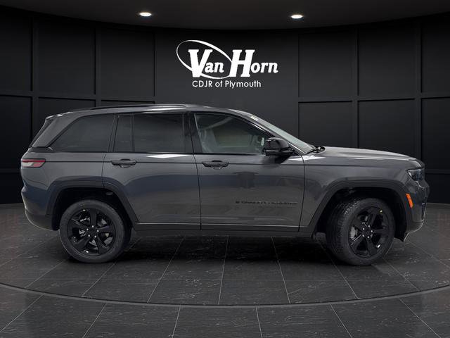 New 2025 Jeep Grand Cherokee Limited w/ Black Appearance Package image 2