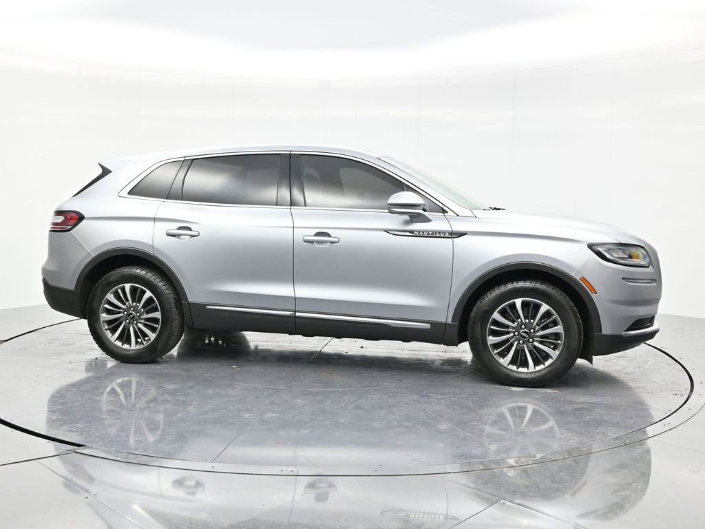 Used 2022 Lincoln Nautilus AWD w/ Premium Package image 4