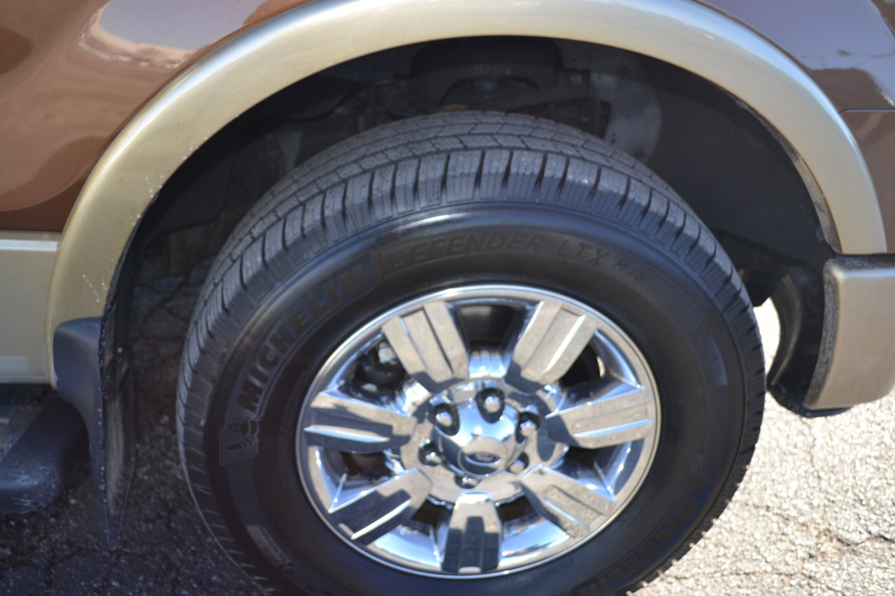 Used 2011 Ford F150 Lariat w/ Lariat Chrome Pkg image 46