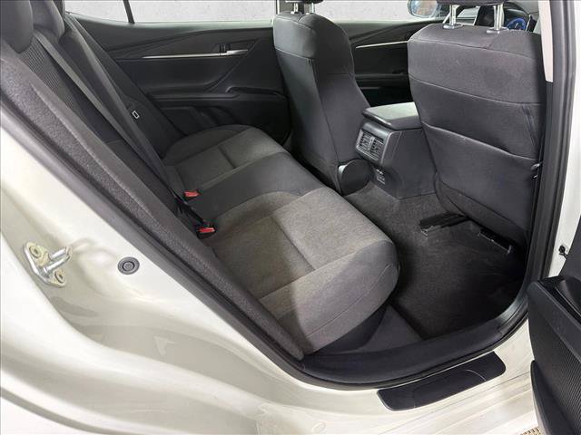 Used 2025 Toyota Camry LE FWD image 15
