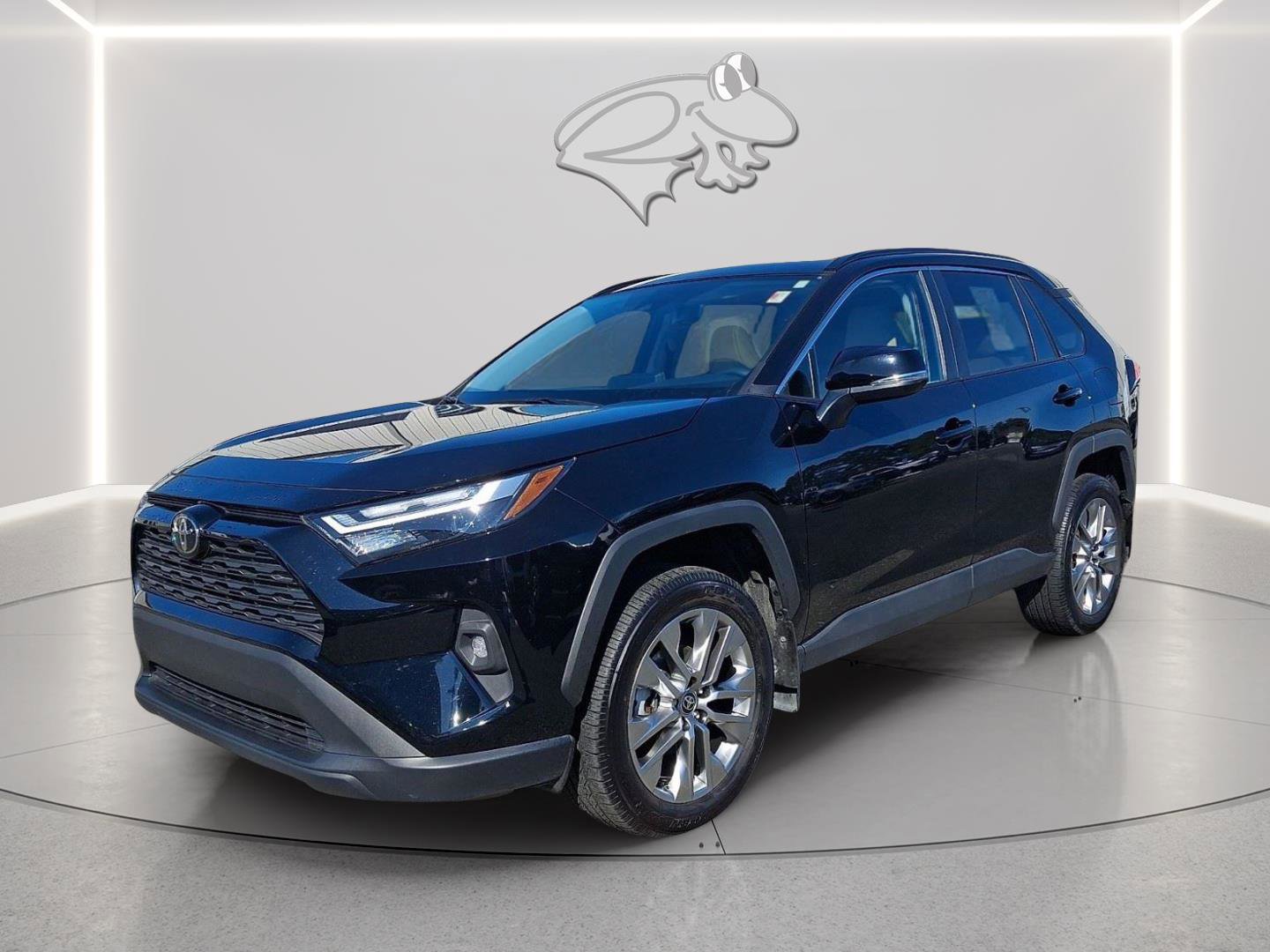 Used 2024 Toyota RAV4 XLE Premium image 6