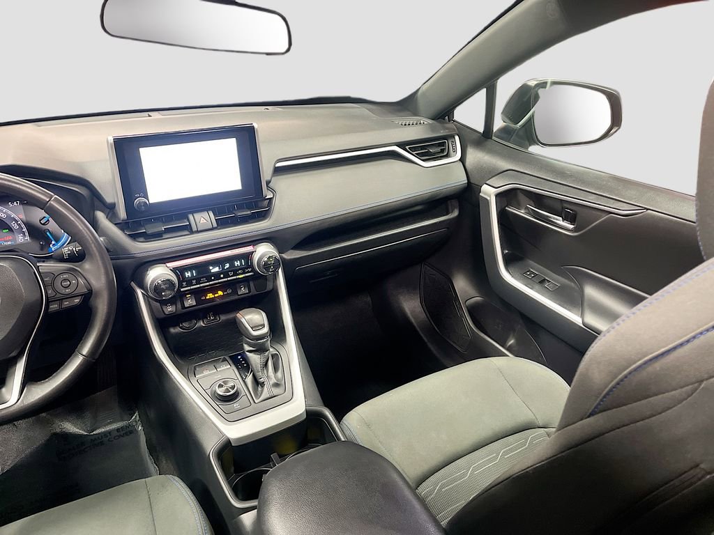 Used 2024 Toyota RAV4 SE w/ Convenience Package image 24