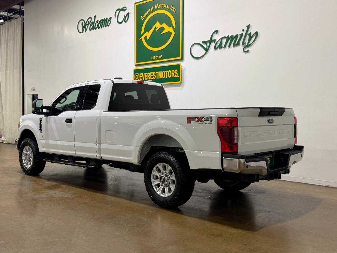 Used 2022 Ford F250 XLT w/ XLT Value Package AWD/4WD image 6