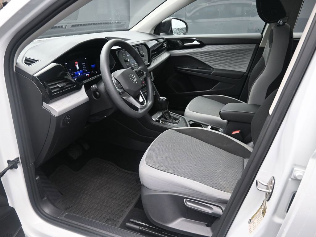 Used 2022 Volkswagen Taos S image 18