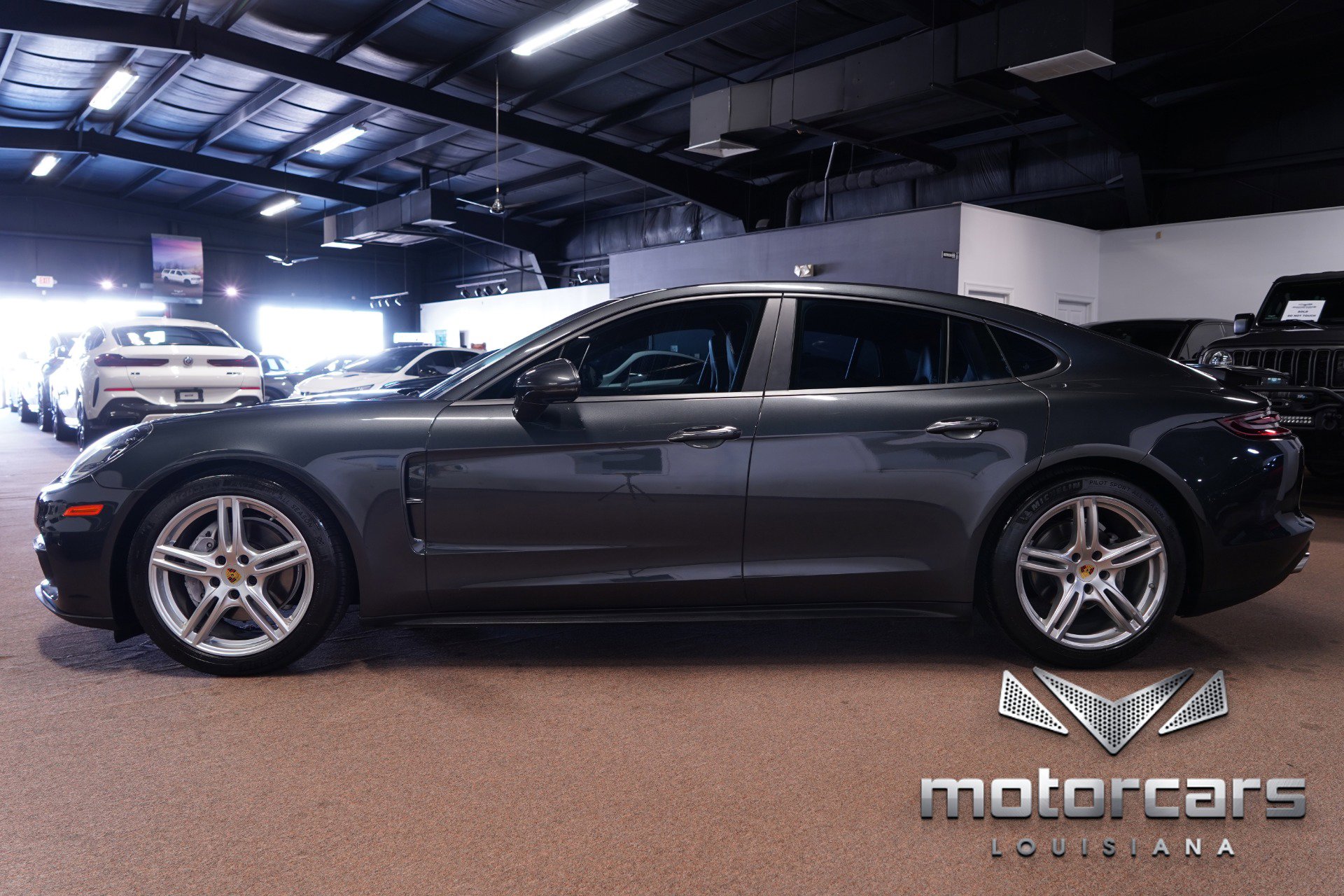Used 2018 Porsche Panamera image 4