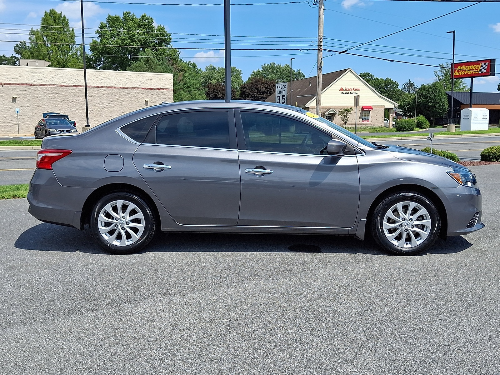 Used 2019 Nissan Sentra SV FWD image 8