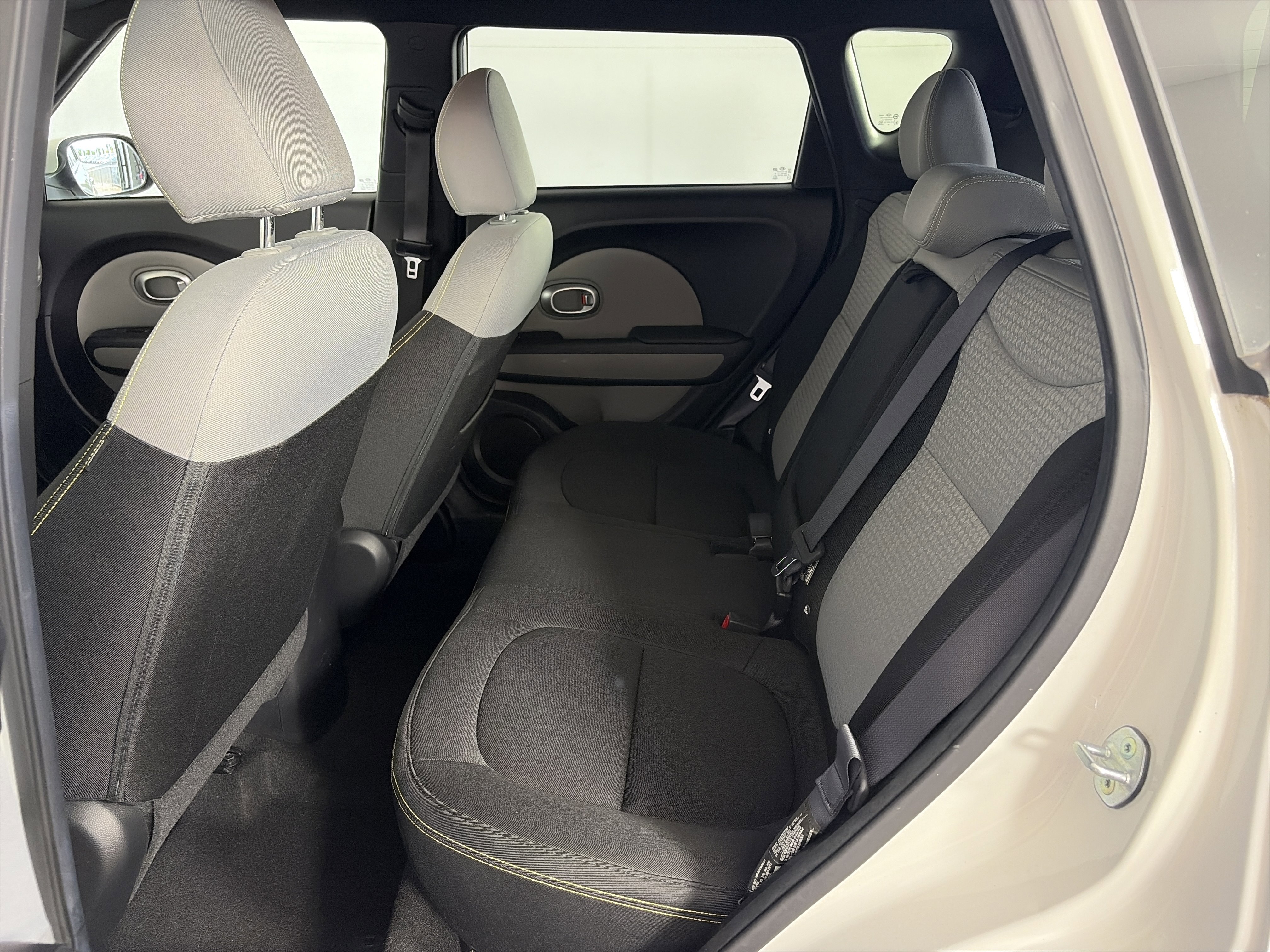 Used 2015 Kia Soul + FWD image 7