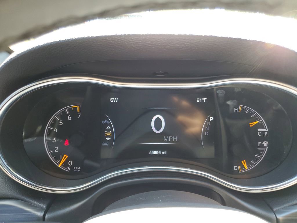 Used 2019 Jeep Grand Cherokee Altitude image 18