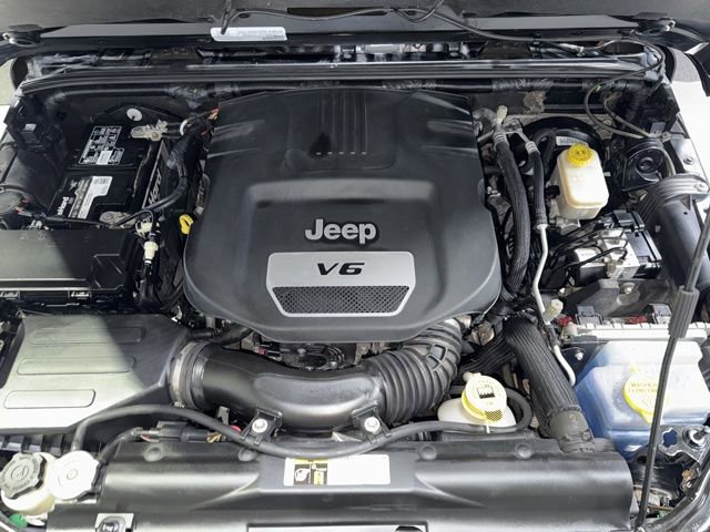 Used 2016 Jeep Wrangler Unlimited Rubicon image 5