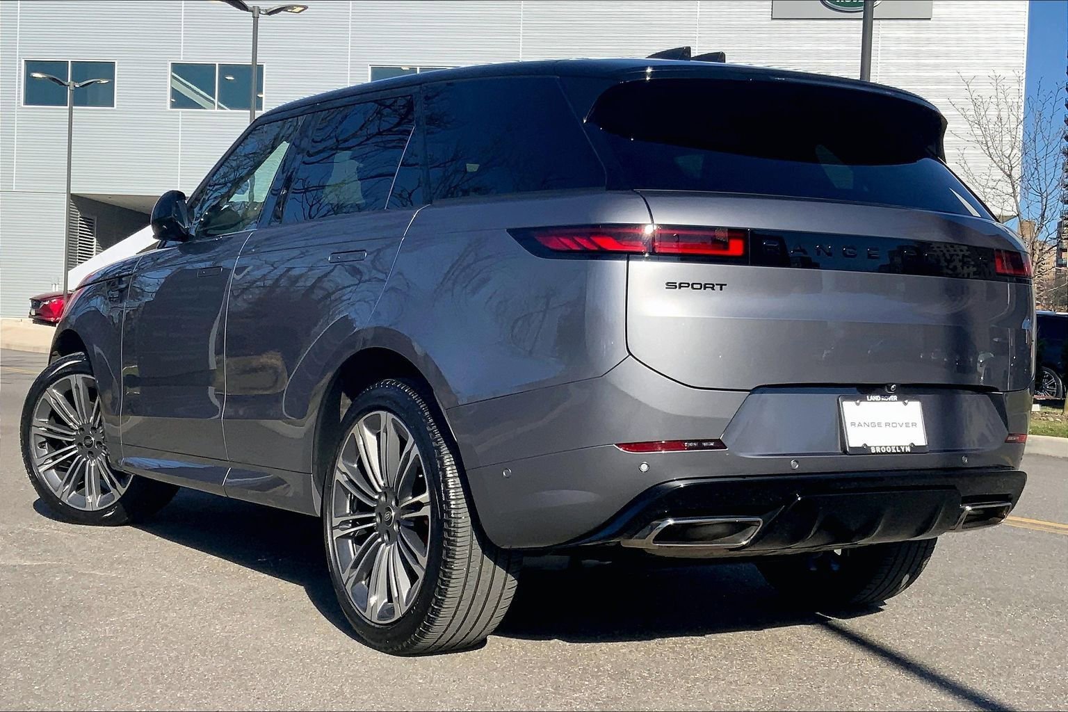 Used 2024 Land Rover Range Rover Sport Dynamic SE image 11