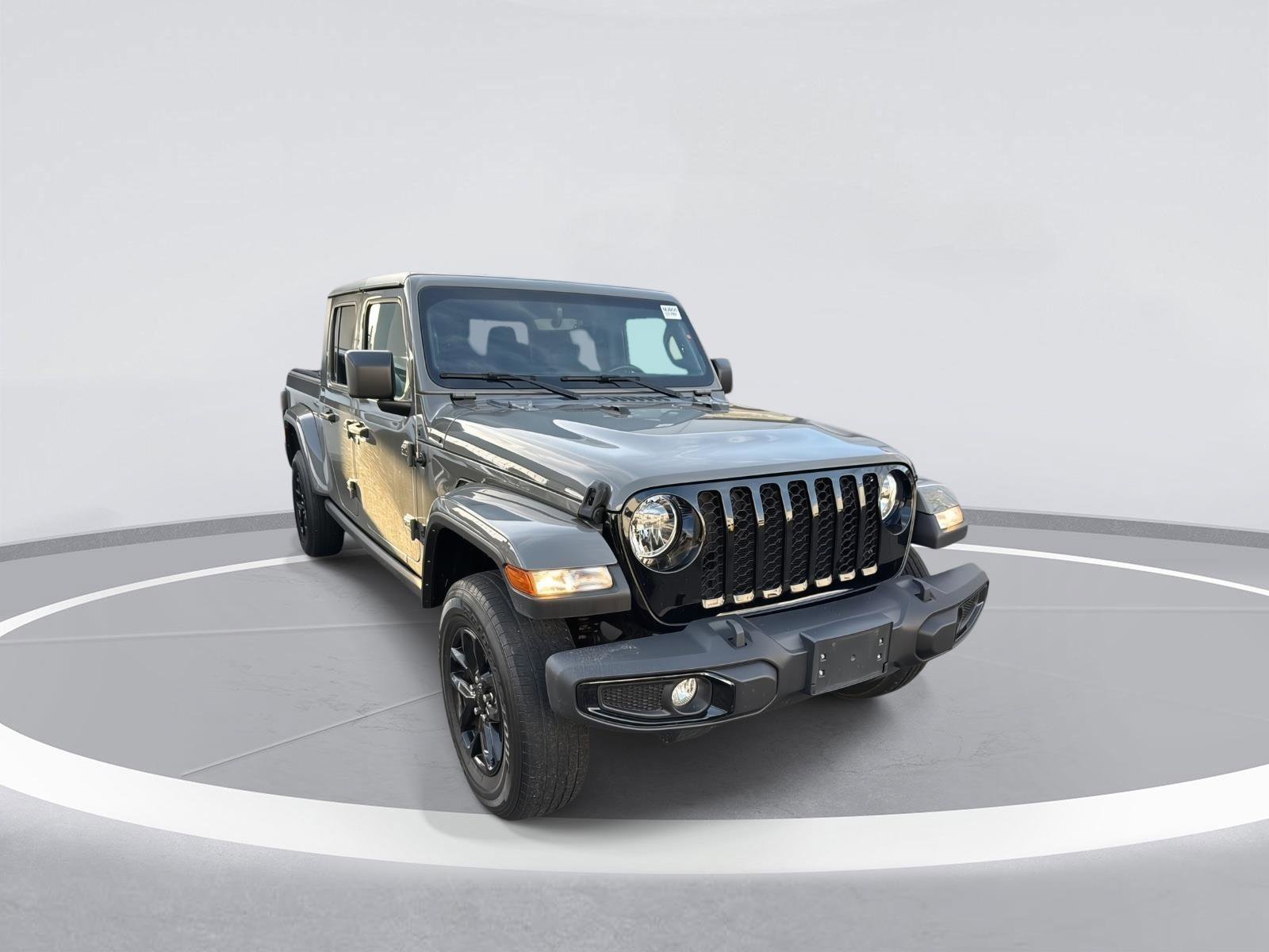 Used 2022 Jeep Gladiator Sport image 2