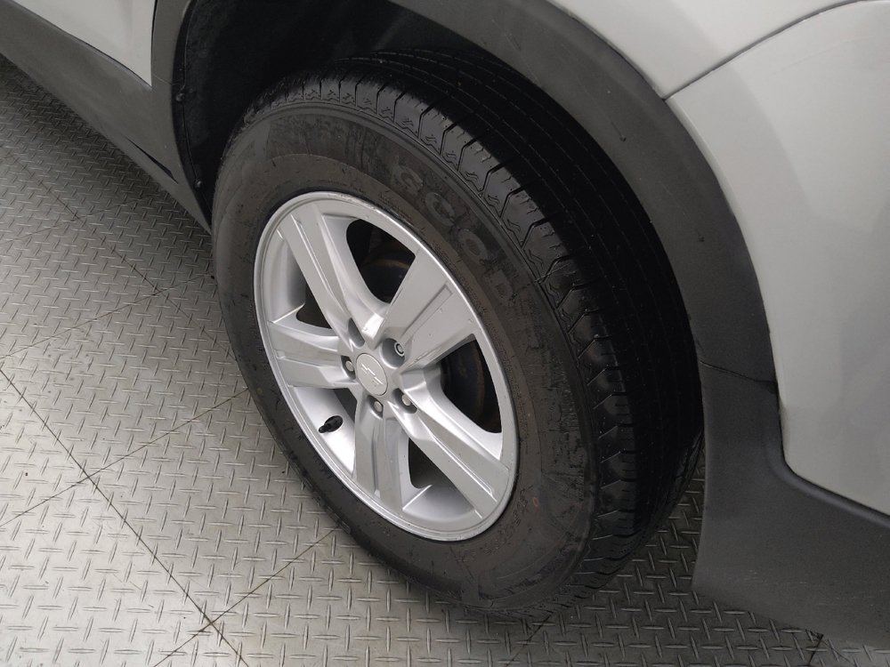Used 2020 Chevrolet Trax LS w/ Tint and Cruise Package FWD image 31