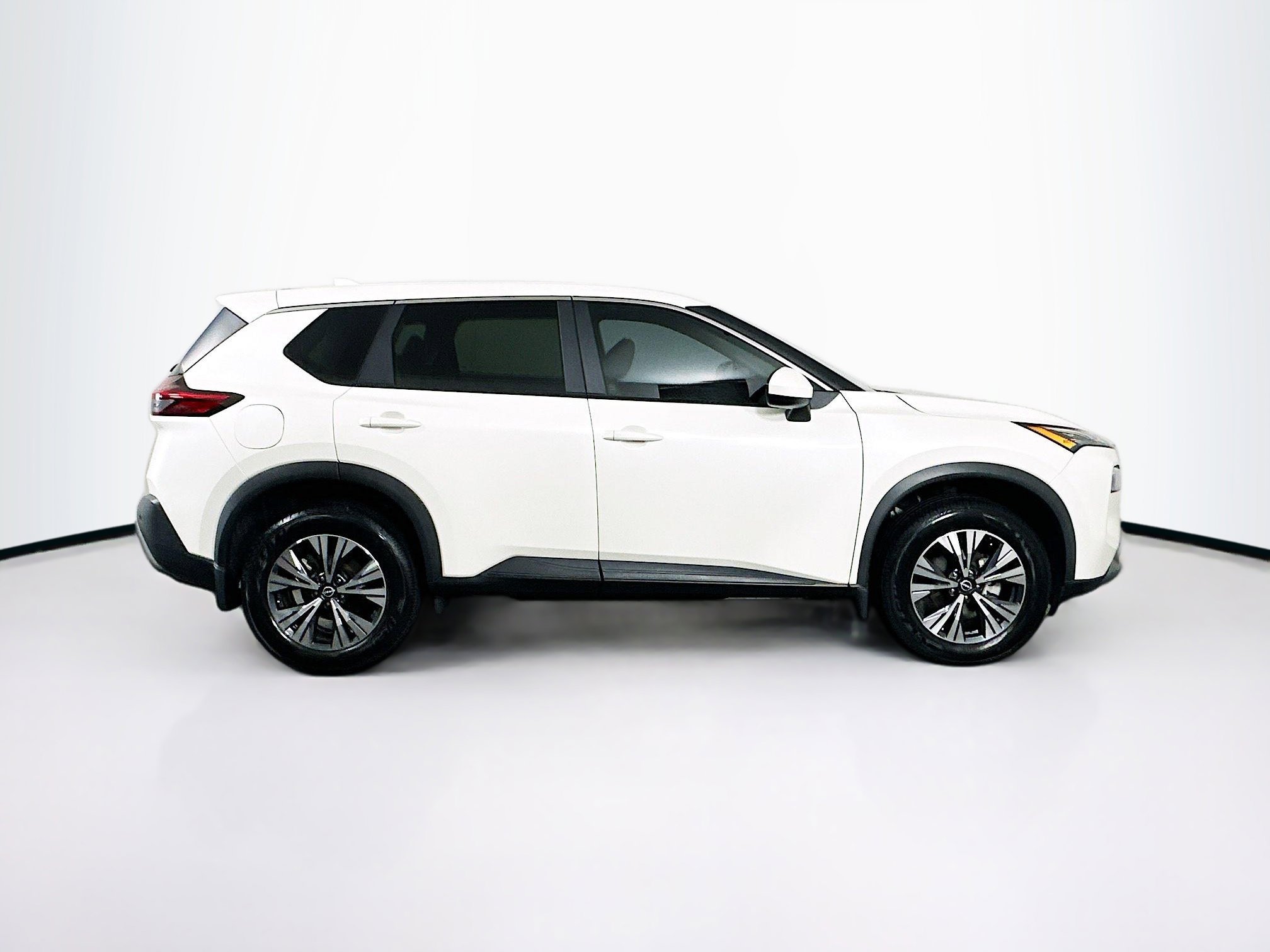 Used 2023 Nissan Rogue SV image 10