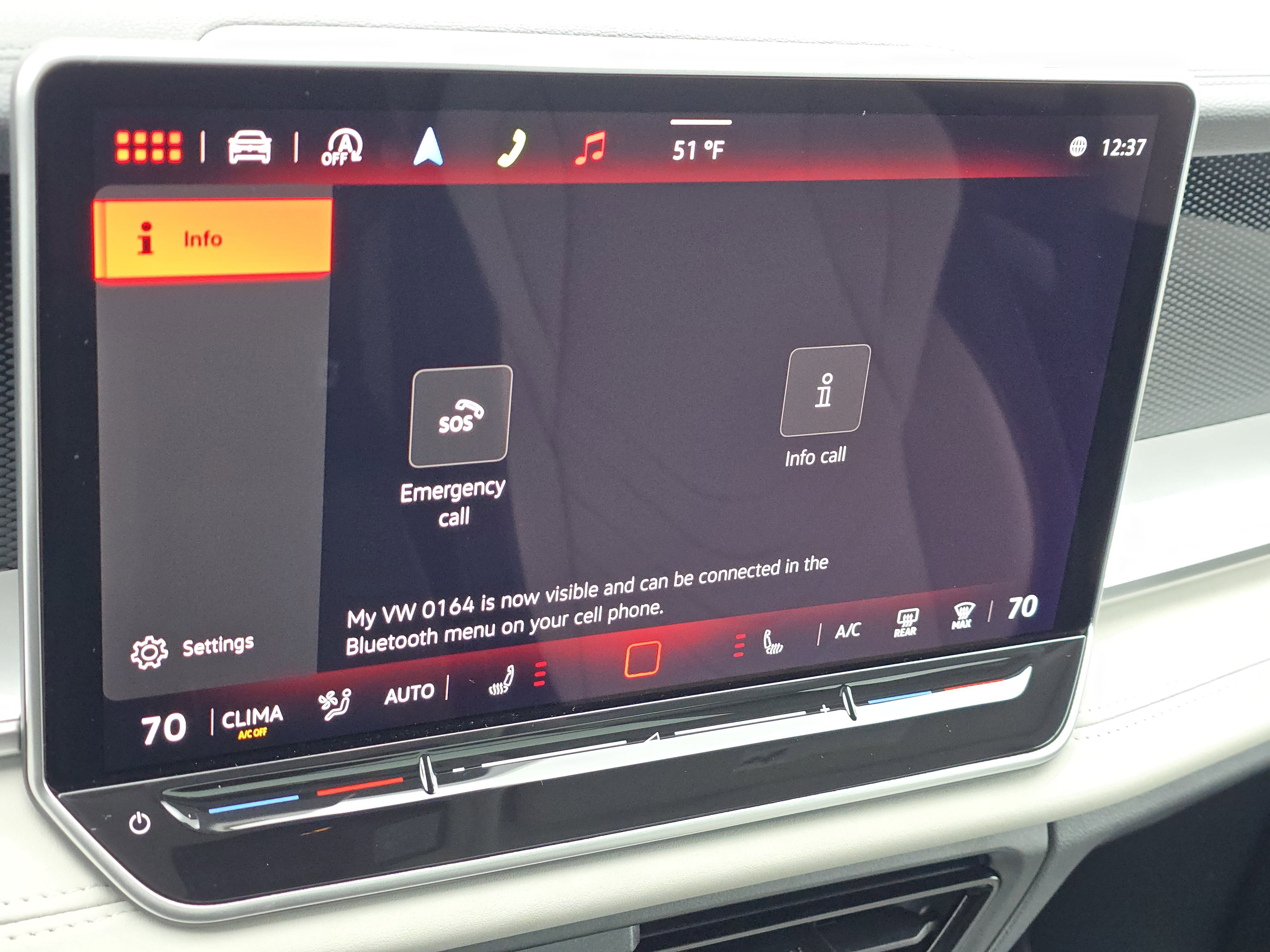 New 2025 Volkswagen Tiguan SE image 13